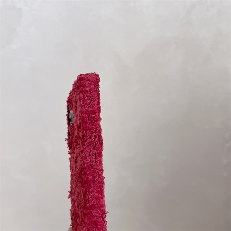 Angora Red Fuzzy Phone Case fo - Apple Iphone 15 ulasan dan harga